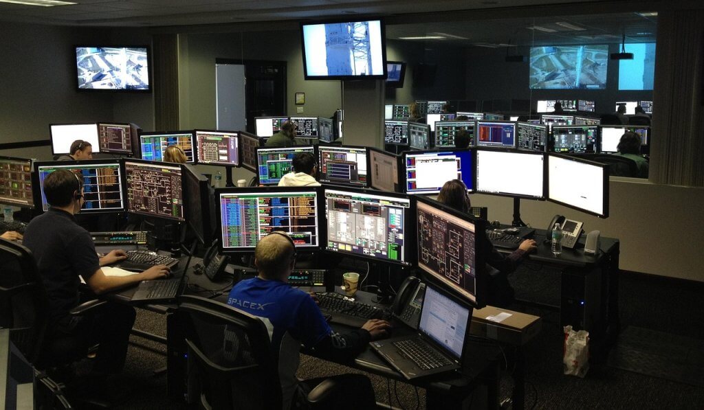 Why Digital Signage Systems Are Revolutionizing Business Marketing