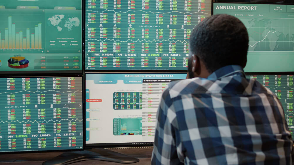Why One Screen Is No Longer Enough: The Case for Multi-Dashboard Viewing