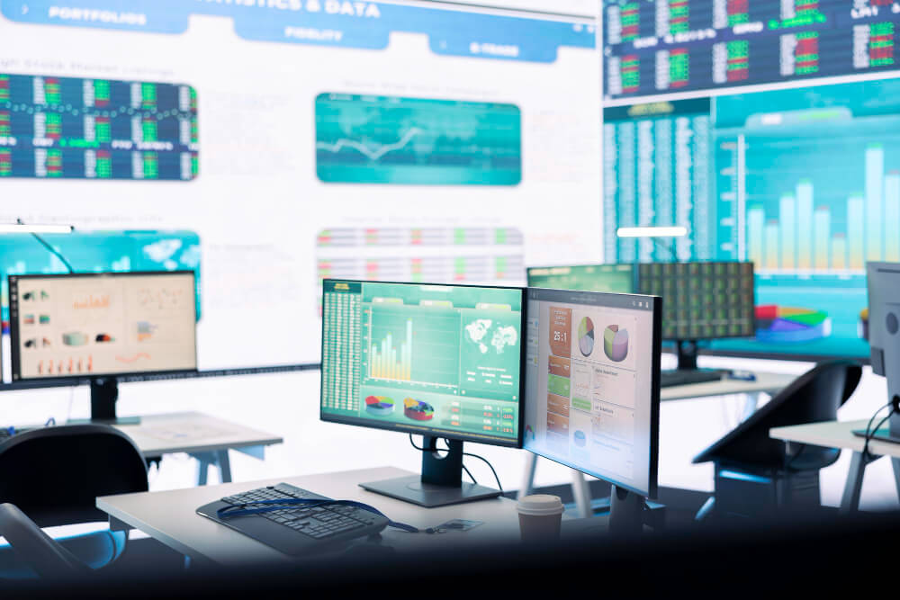 Real-Life Use Cases: How Businesses Are Leveraging Multi-Screen Dashboards Today