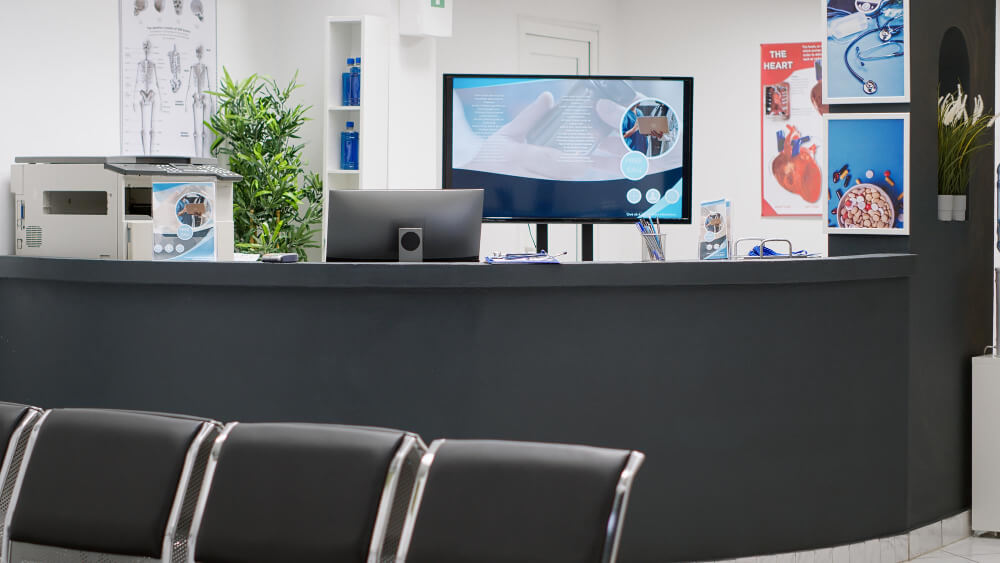 key features that define the best digital signage solutions for healthcare