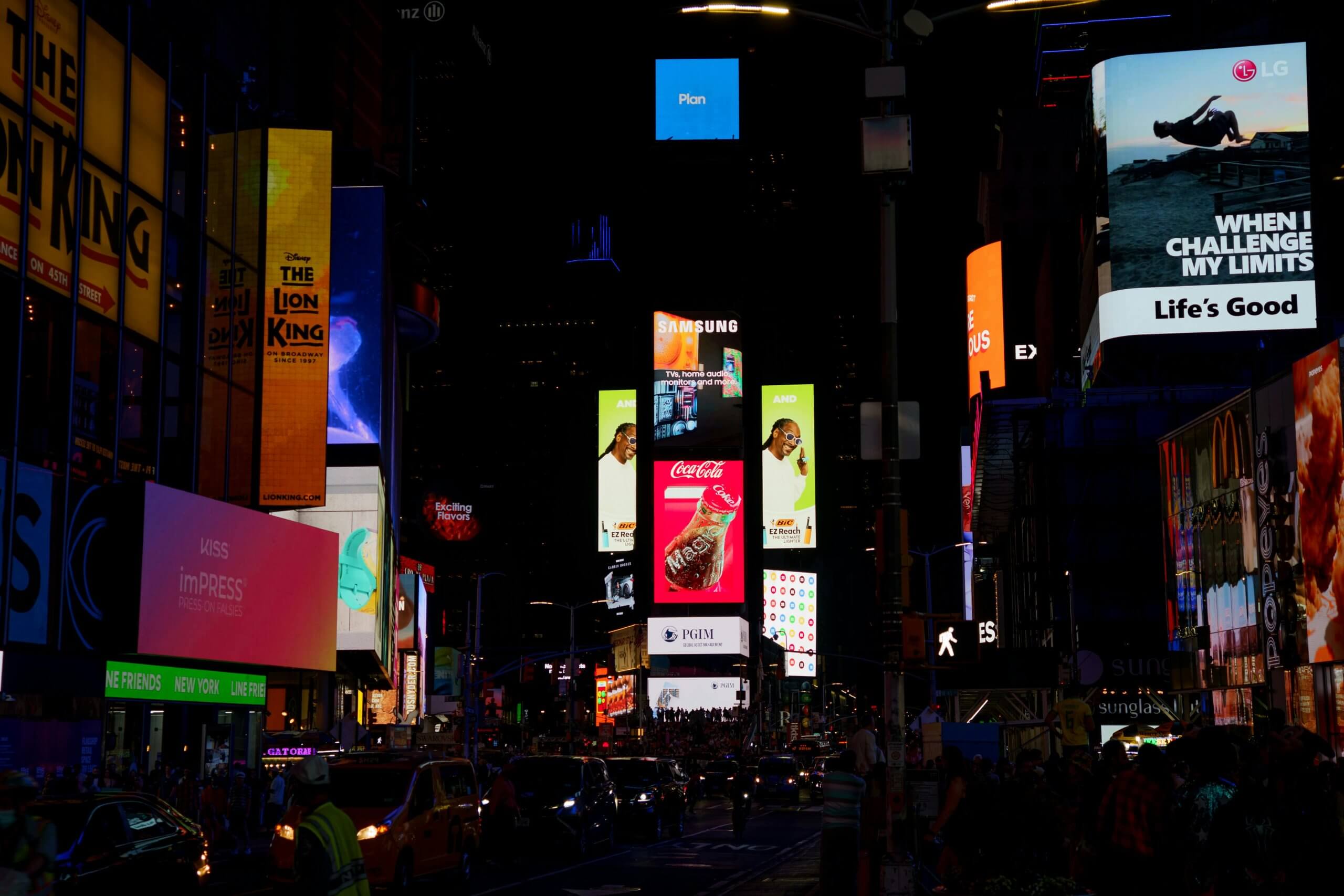 Embedding Web Apps in Digital Signage: What You Need to Know