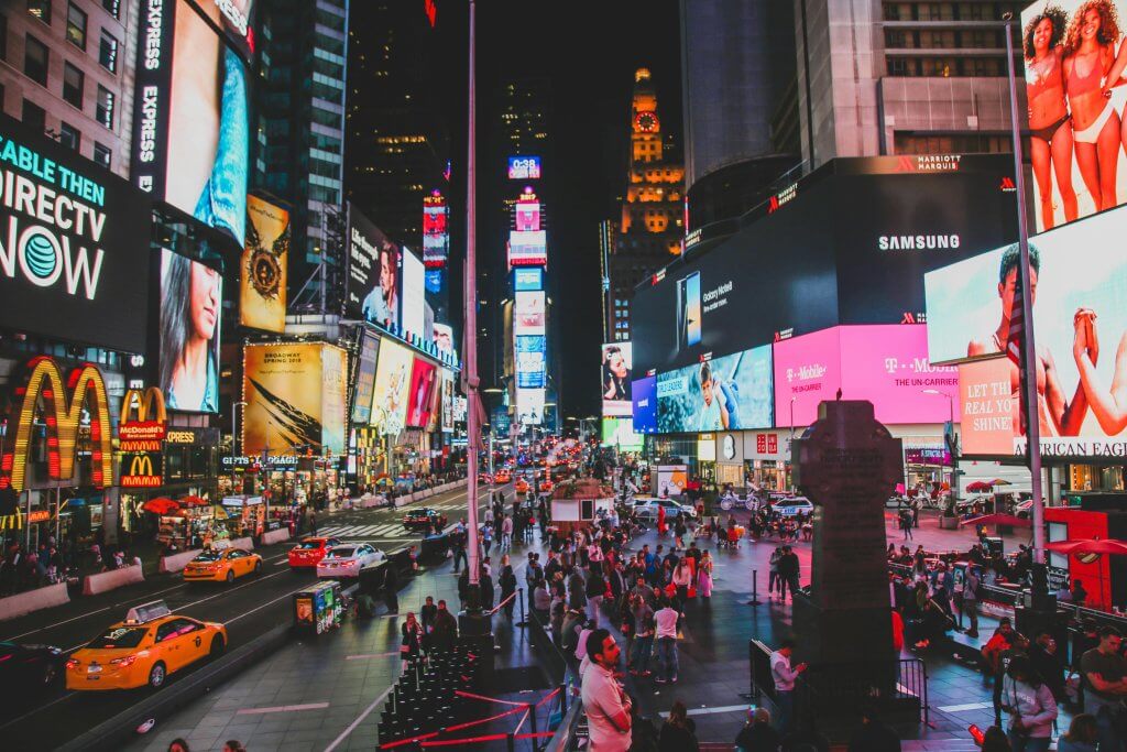 Digital Signage Templates: What to Display on Business Screens